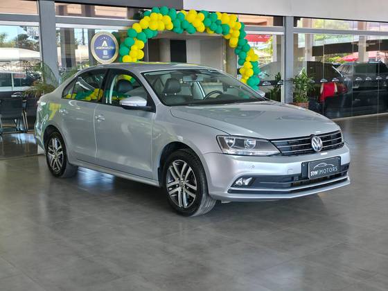 VOLKSWAGEN JETTA 1.4 16V TSI COMFORTLINE GASOLINA 4P TIPTRONIC VOLKSWAGEN JETTA 1.4 16V TSI COMFORTLINE GASOLINA 4P TIPTRONIC